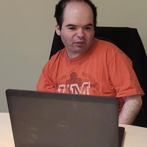 Meet your Posher, Max